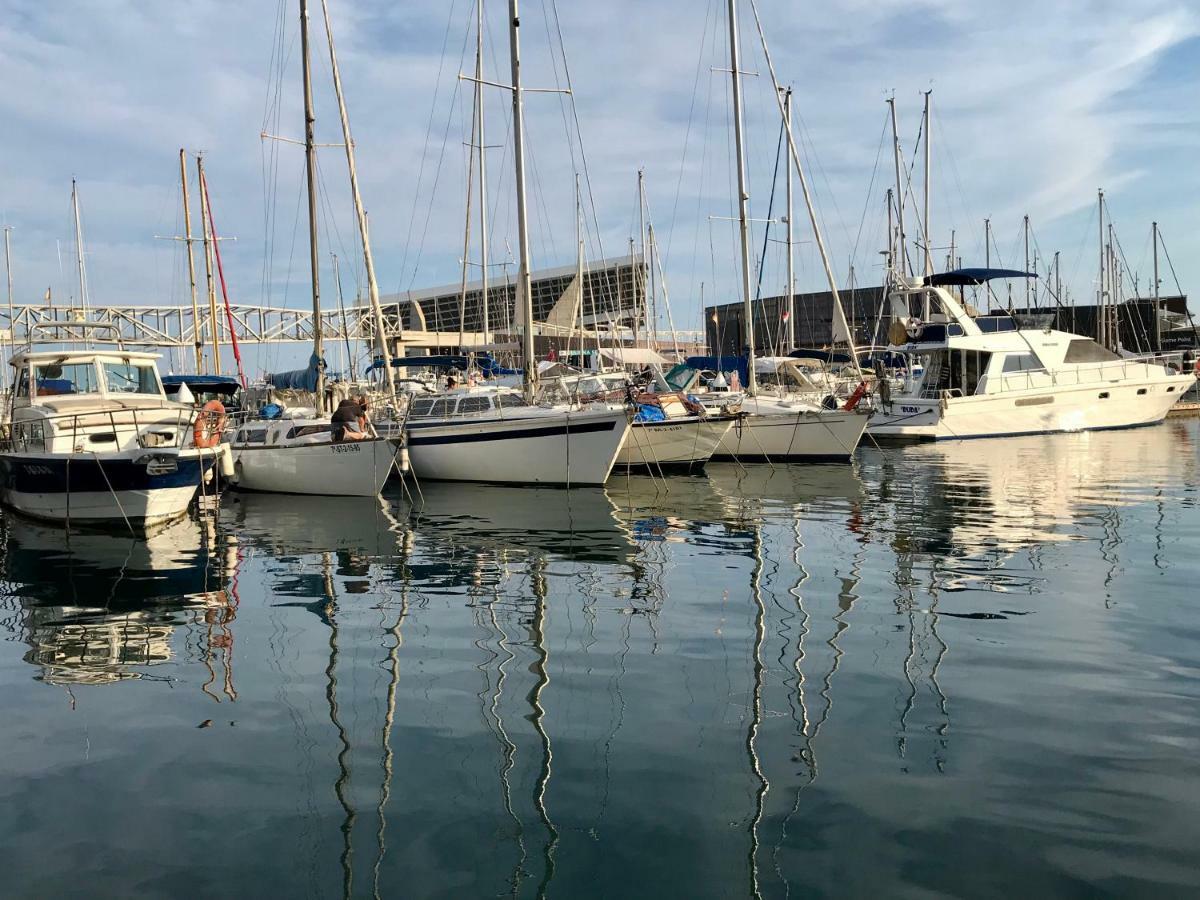 Sleep & Boats Barcelona City San Adrián de Besós Zewnętrze zdjęcie